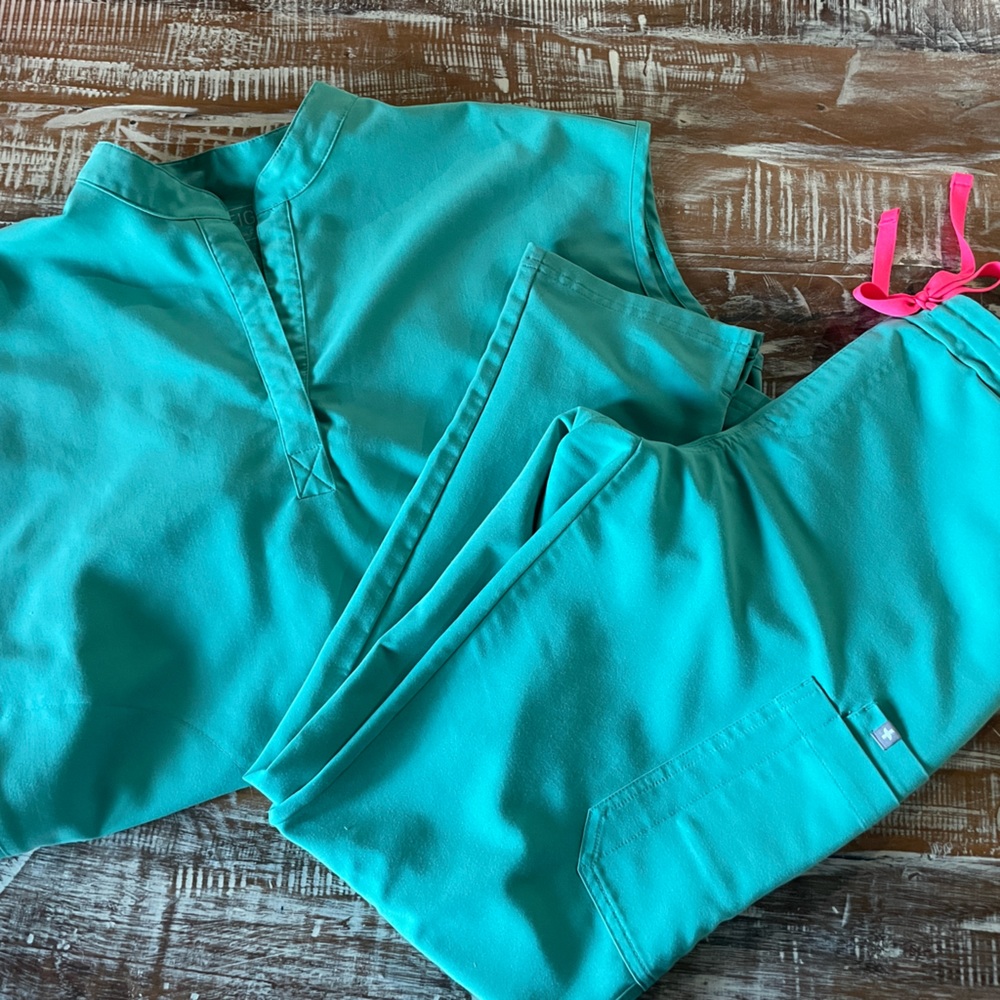 Women Figs Scrubs: Rafaela Oversized Scrub Top with Yola Skinny Scrub Pants